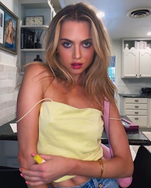 Anne Winters Photo #121
