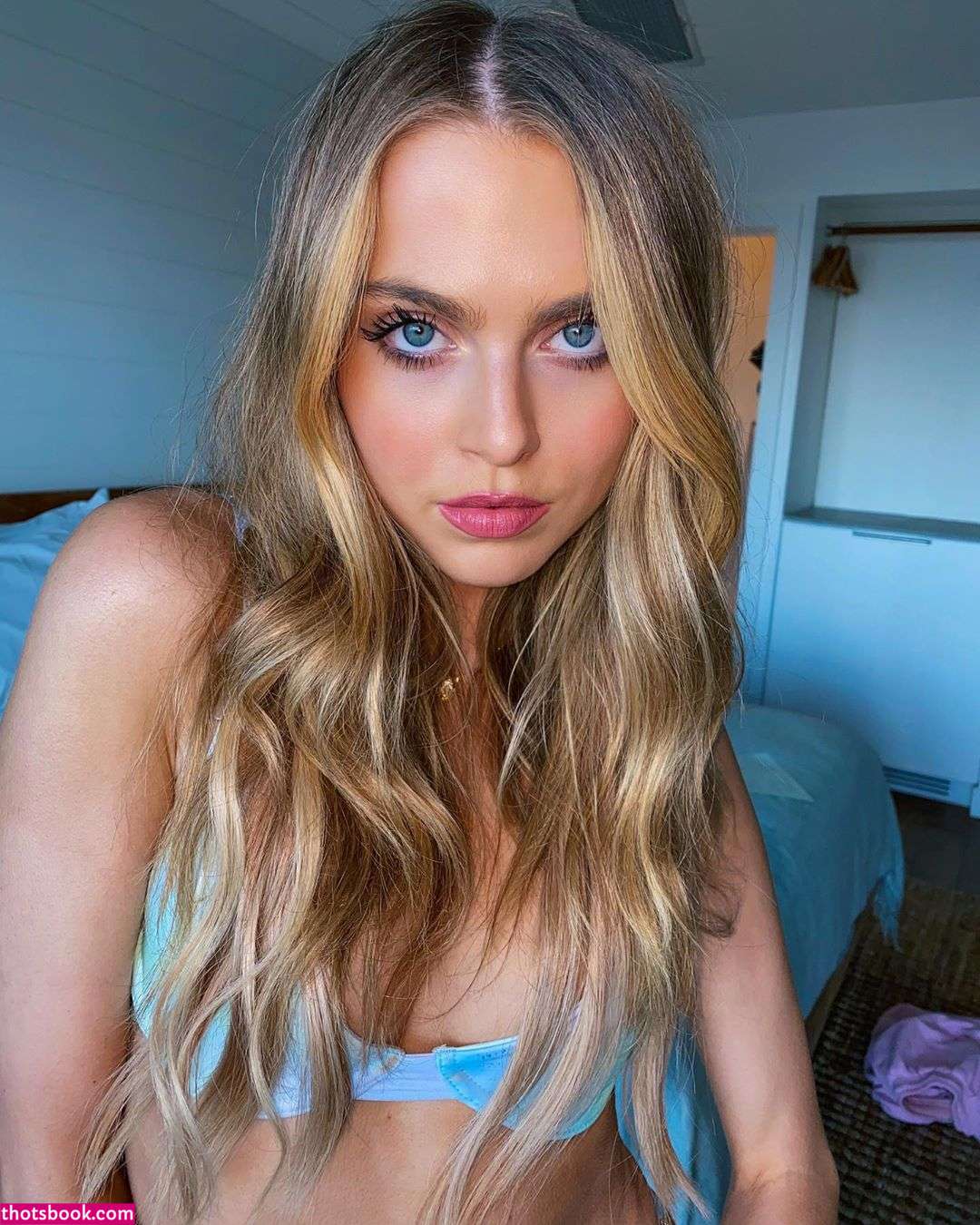 Anne Winters Photo #171