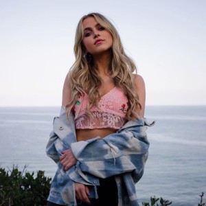 Anne Winters Photo #212