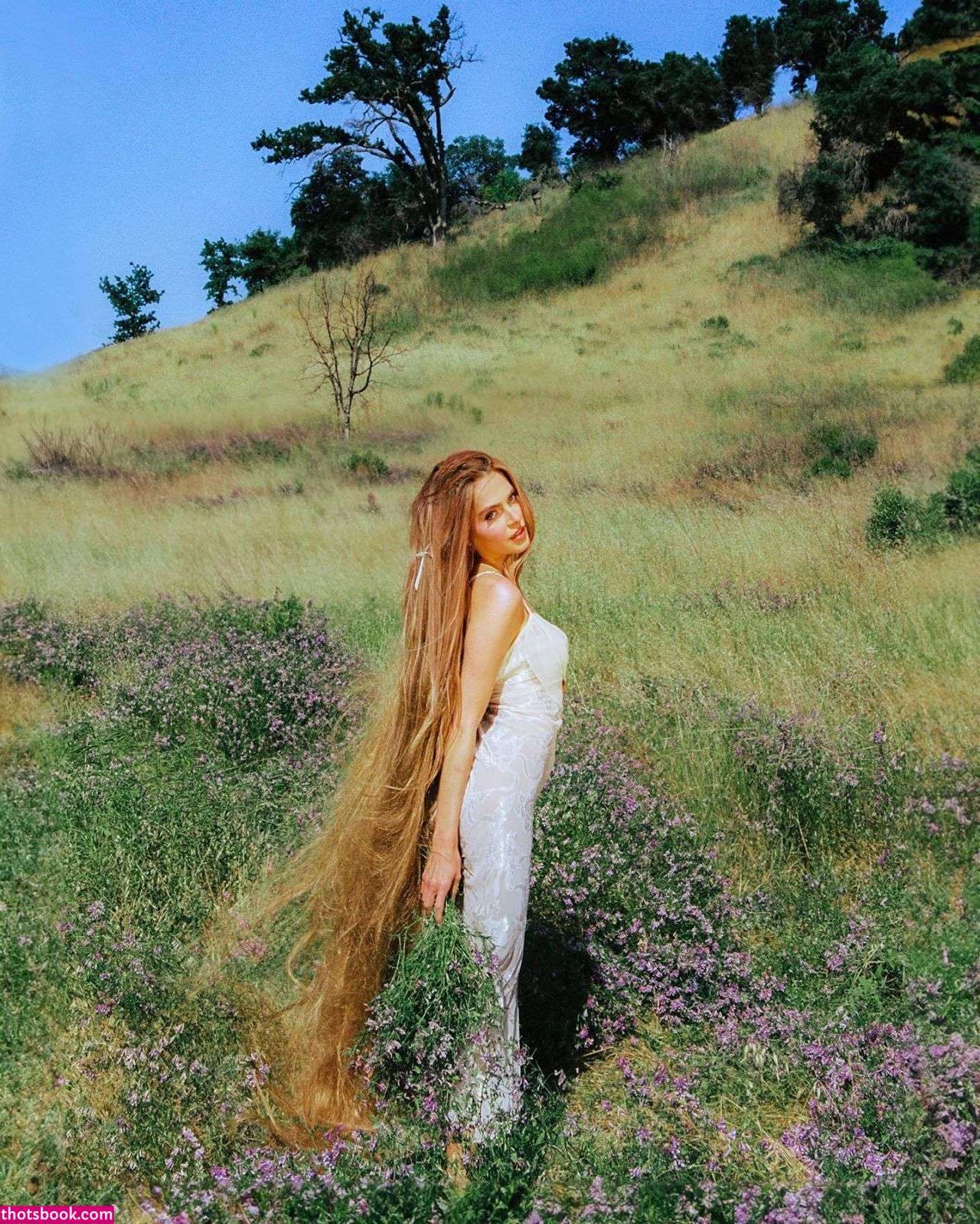 Anne Winters Photo #242