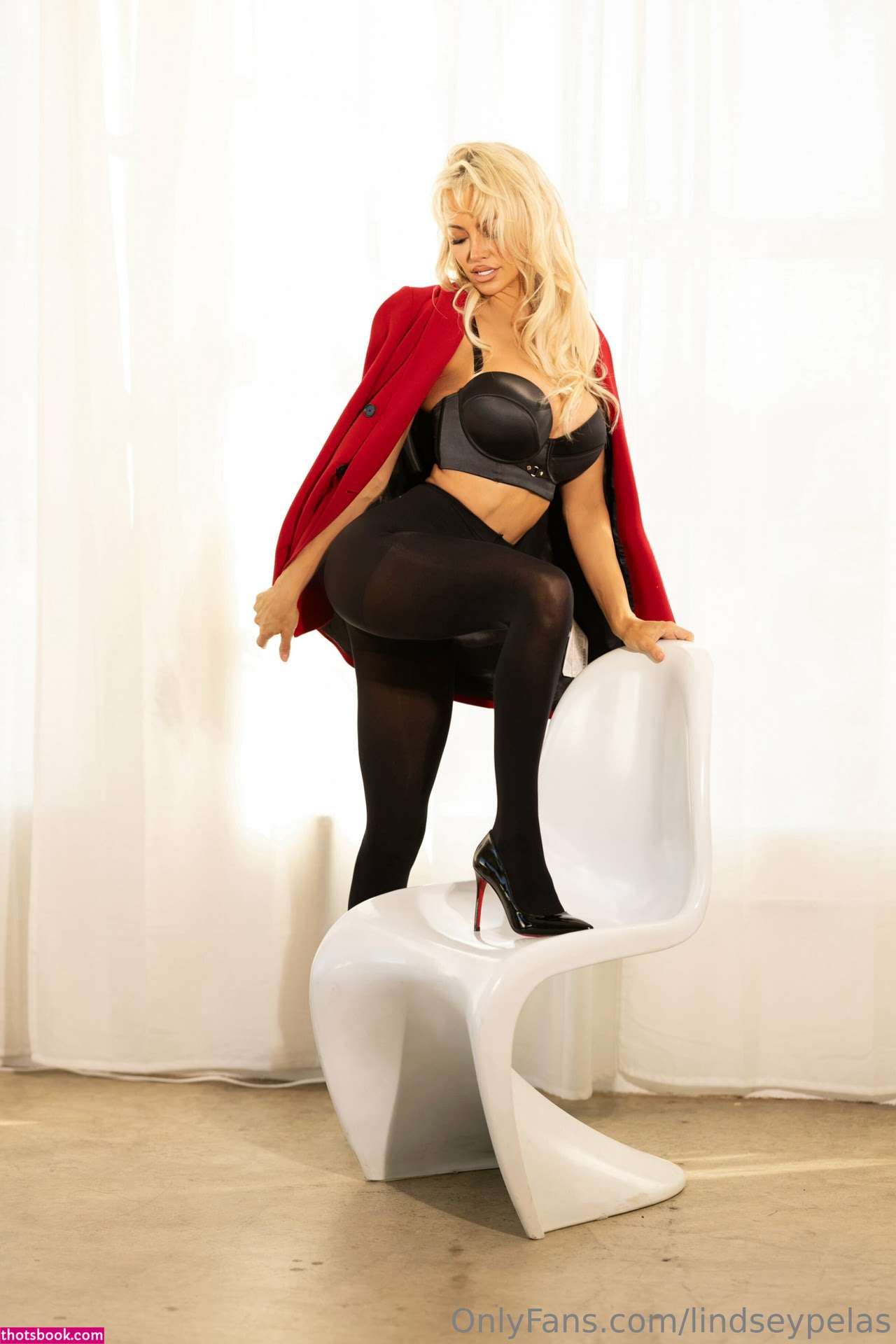 Lindsey Pelas Photo #871