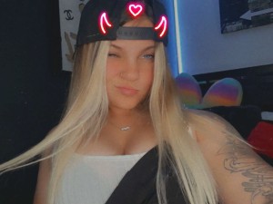 Chelsea Erdman Photo #8