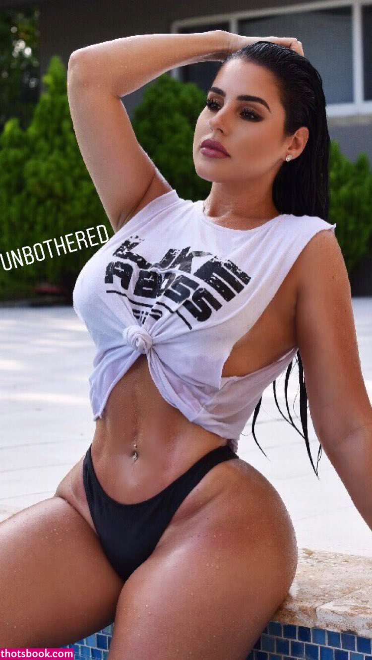 Stephanie Acevedo Photo #6