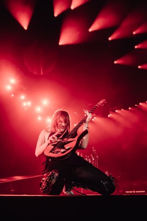 Victoria De Angelis Photo #5