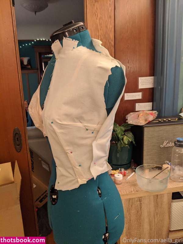 Aella Girl Photo #31