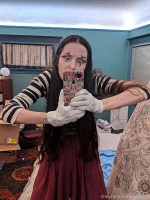 Aella Girl Photo #33