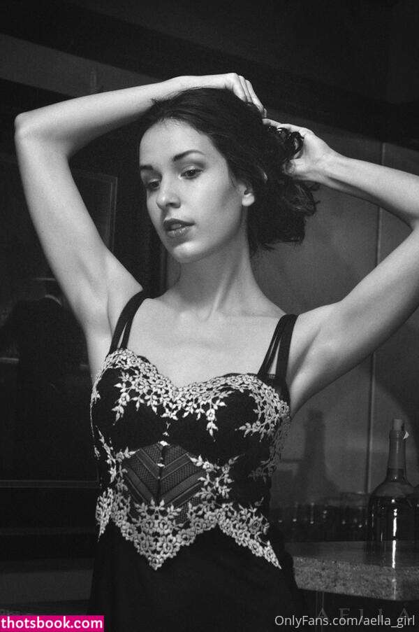 Aella Girl Photo #85