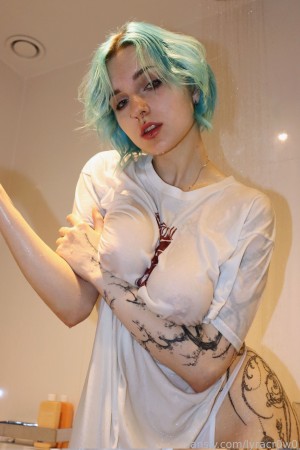 Lyra Crow Photo #218