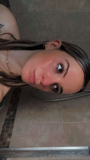 Kaitlyn Krems Photo #284