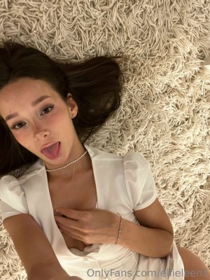 Ellie Leen Photo #545