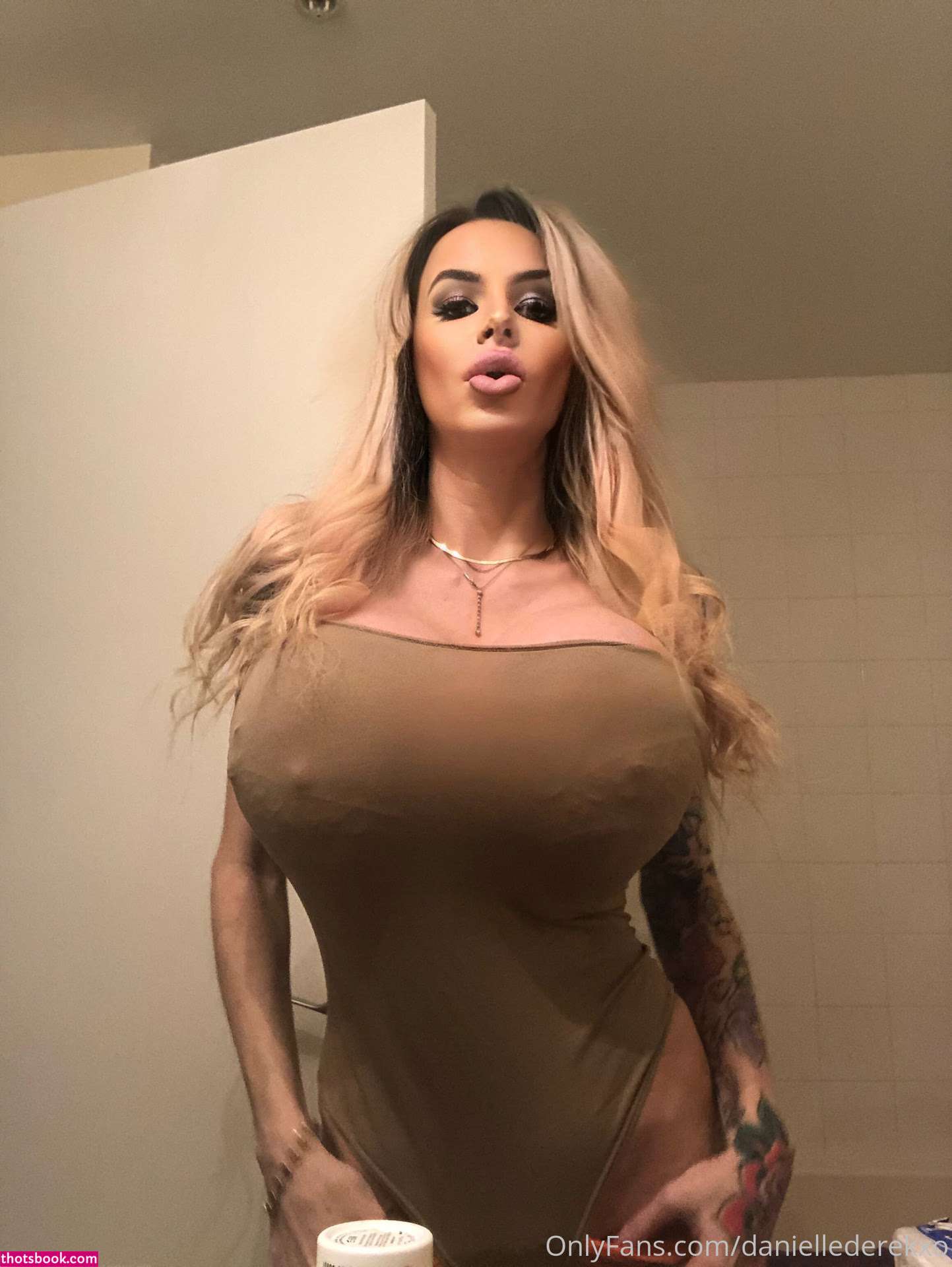 Danielle Derek Photo #36