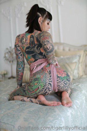 Tigerlilly Photo #140