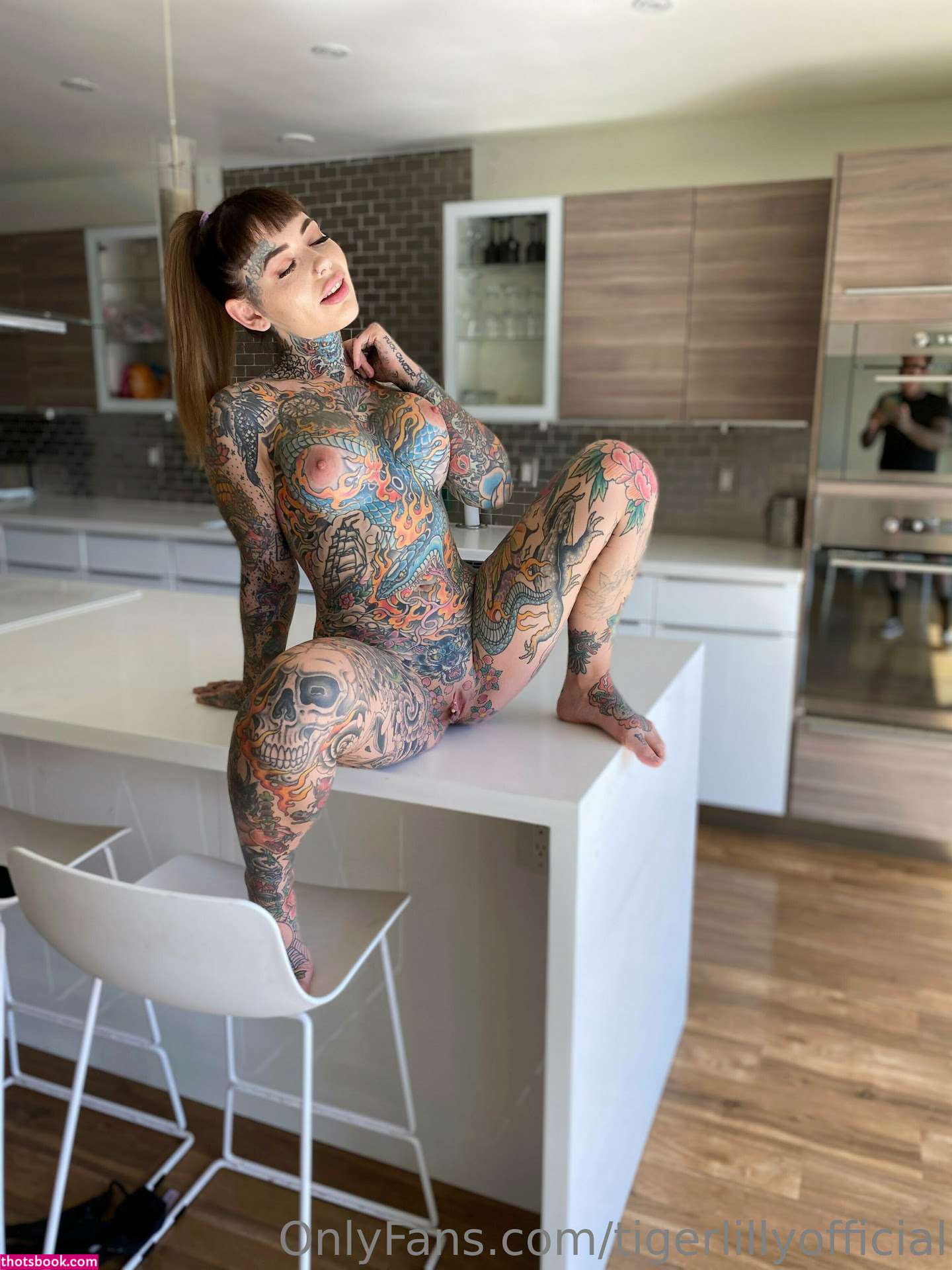 Tigerlilly Photo #194