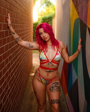 Kiki Isobel Photo #1