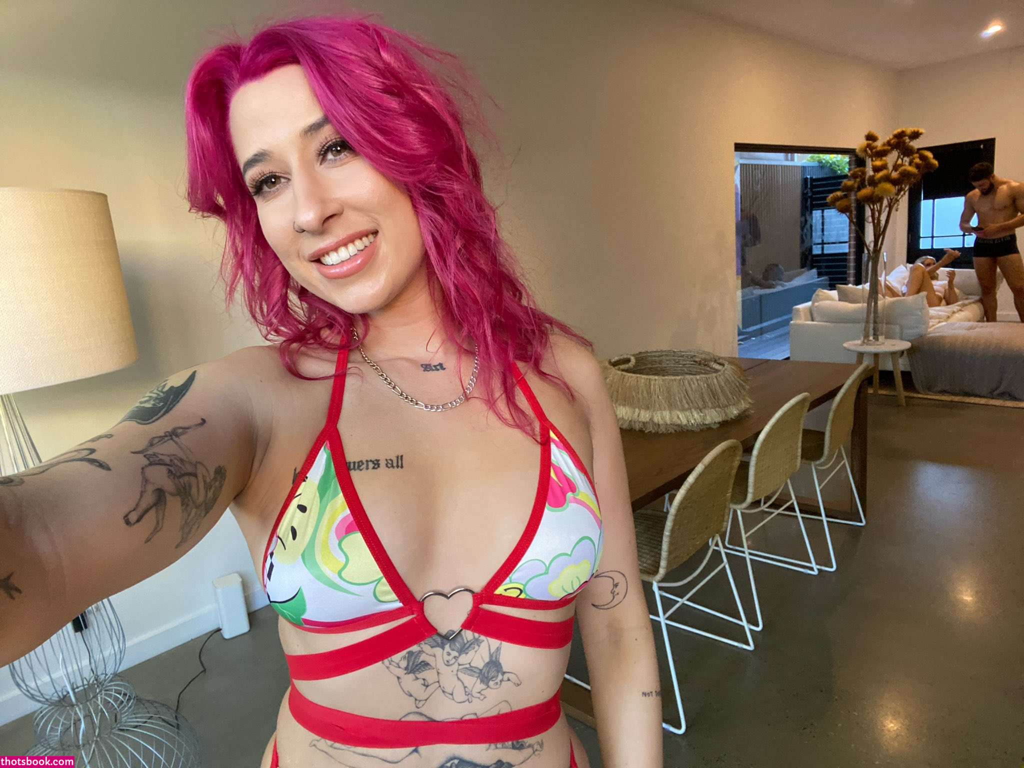 Kiki Isobel Photo #5