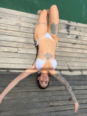 Angie Henao Photo #14