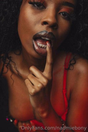 ebonynaomii Photo #5