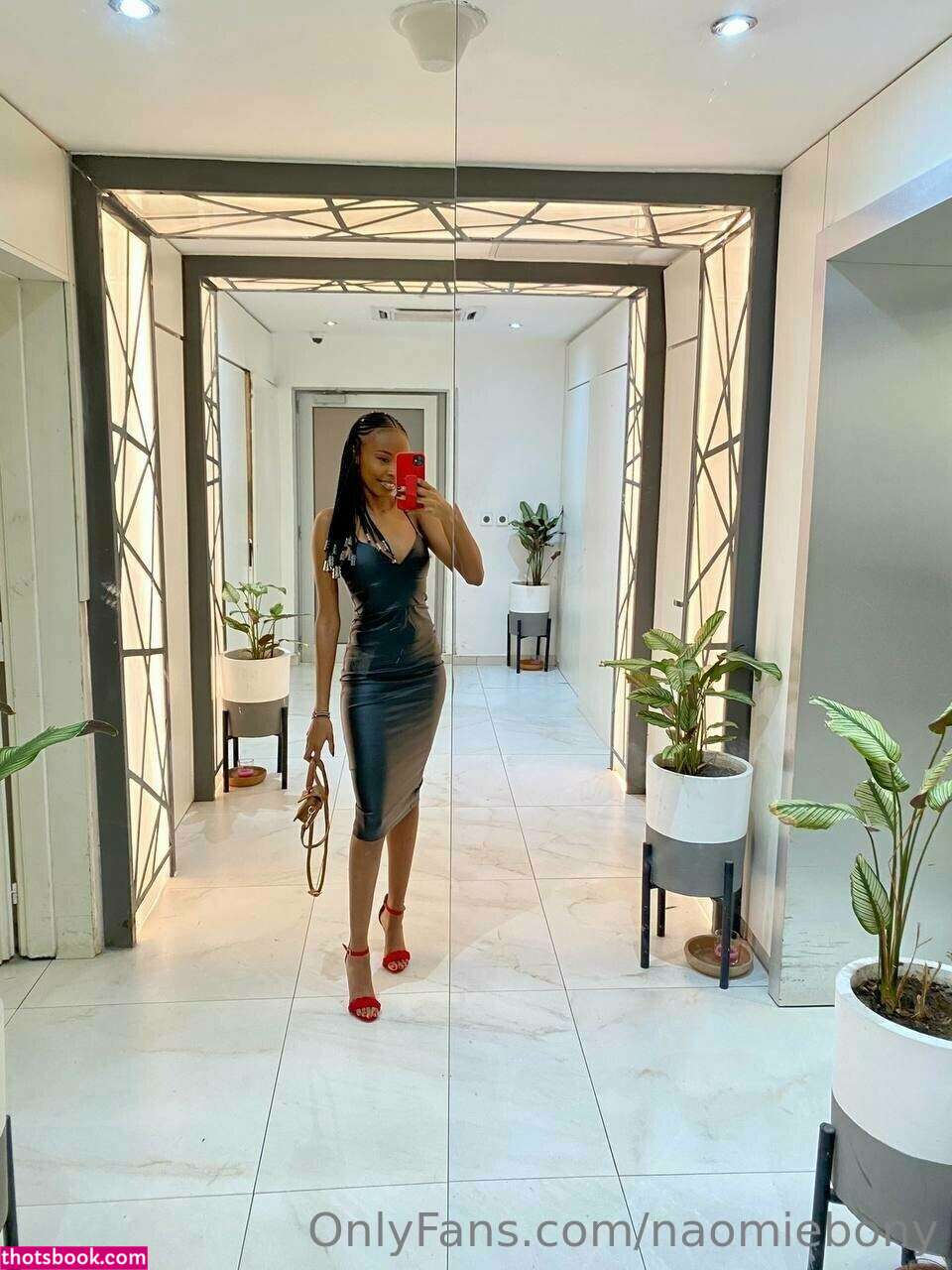 ebonynaomii Photo #9