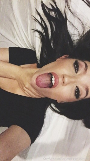 blackhairporcelainskin Photo #7