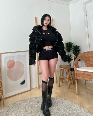 Luda Glamorous Photo #21