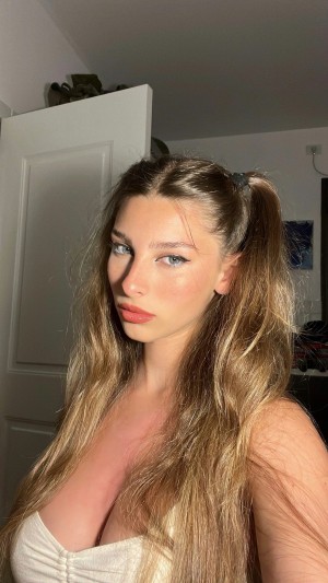 Ella Netzer Photo #34