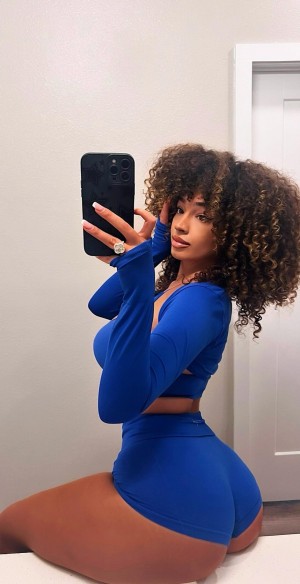 Dana Curly Photo #25