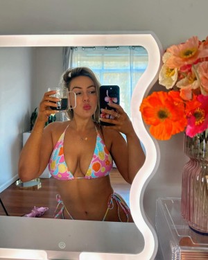 Kayla Evans Photo #4