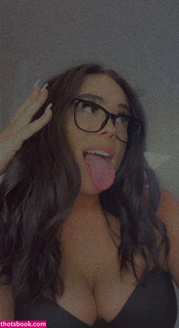 Lauren Allen Photo #3