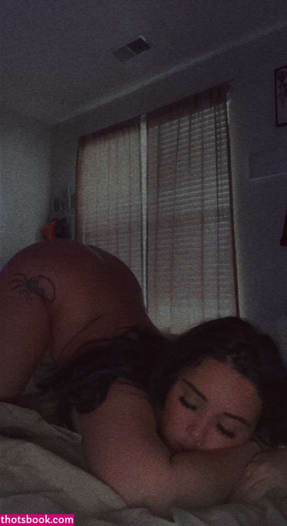 Lauren Allen Photo #18