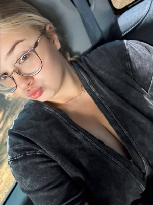 Alyssa Capps Photo #13