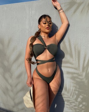 Dayanna Comas Photo #8