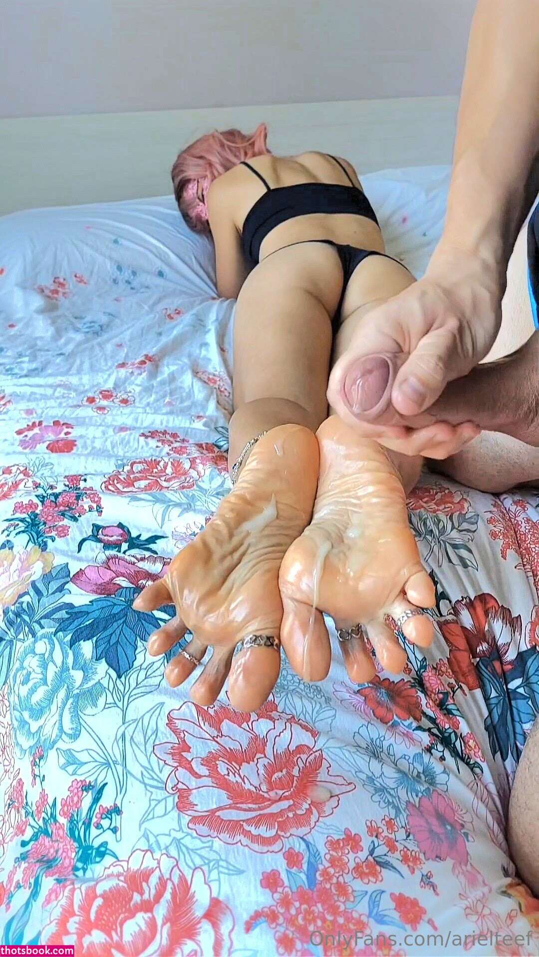 Ariel Feet Photo #40