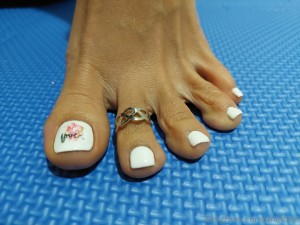 Ariel Feet Photo #32