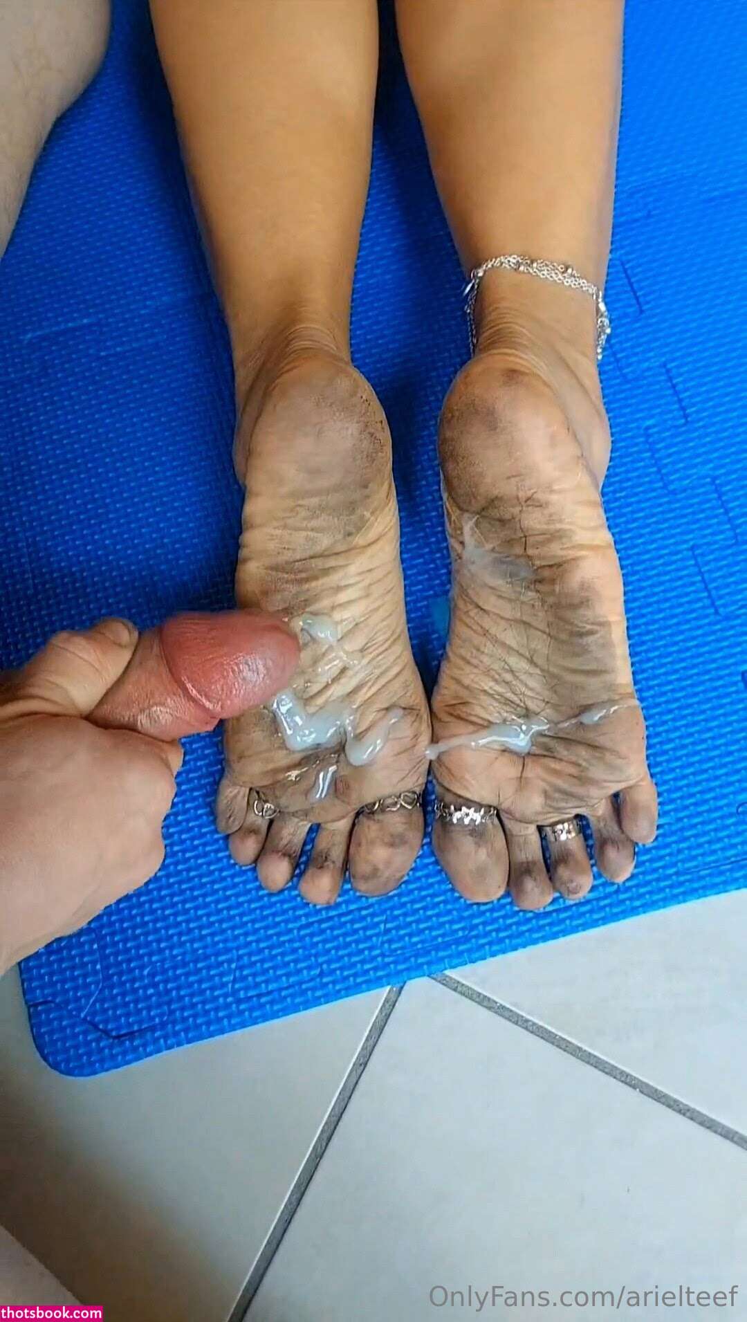 Ariel Feet Photo #51