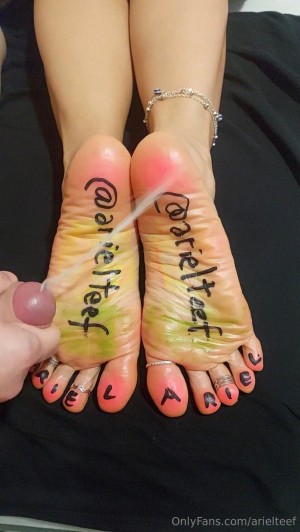 Ariel Feet Photo #58