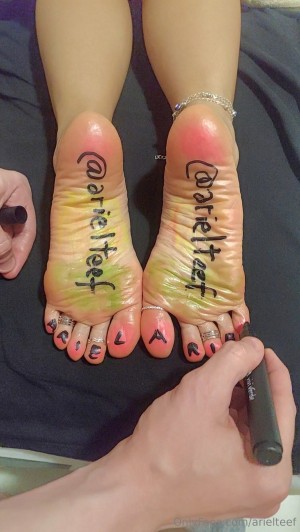 Ariel Feet Photo #68