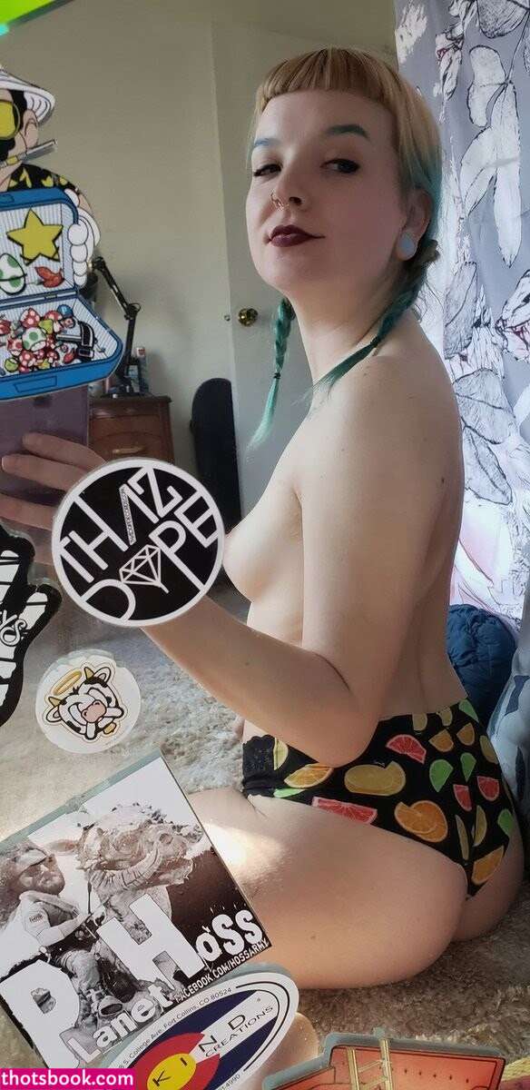 sweetfaebelle Photo #27