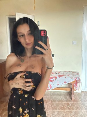 Roxy Milano Photo #9