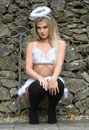 Amelia Bell Photo #8