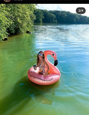 Emily Hart Photo #12