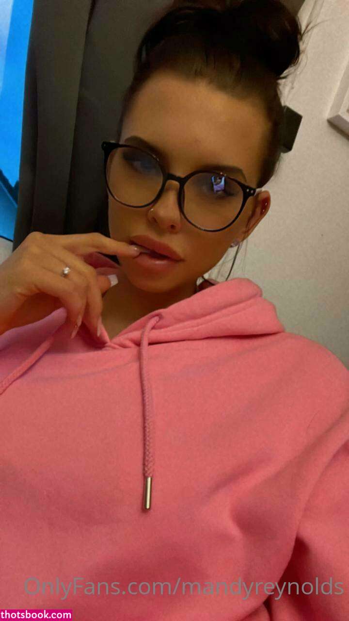 Mandy Reynolds Photo #19