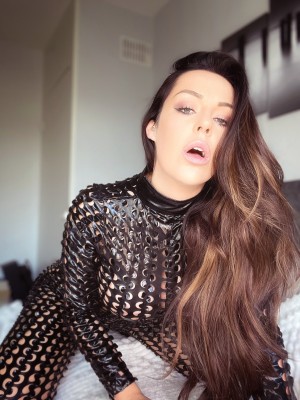 Rebecca Louise Photo #1