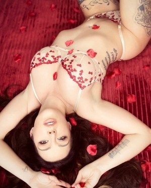 Rebecca Louise Photo #25