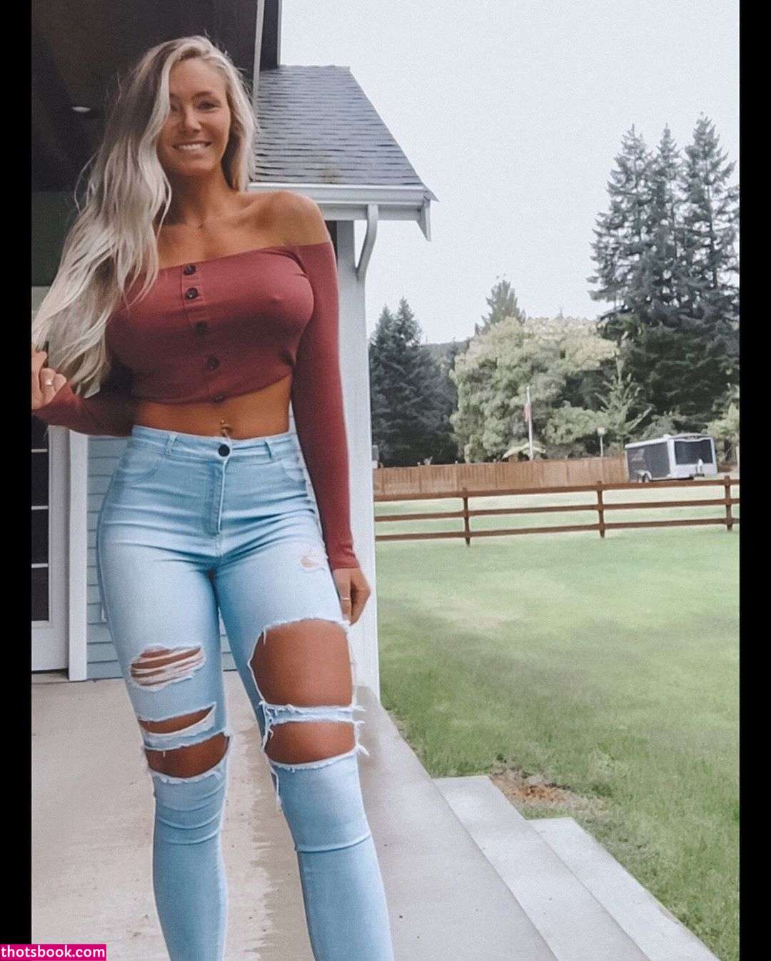 Jordan Elizabeth Photo #1