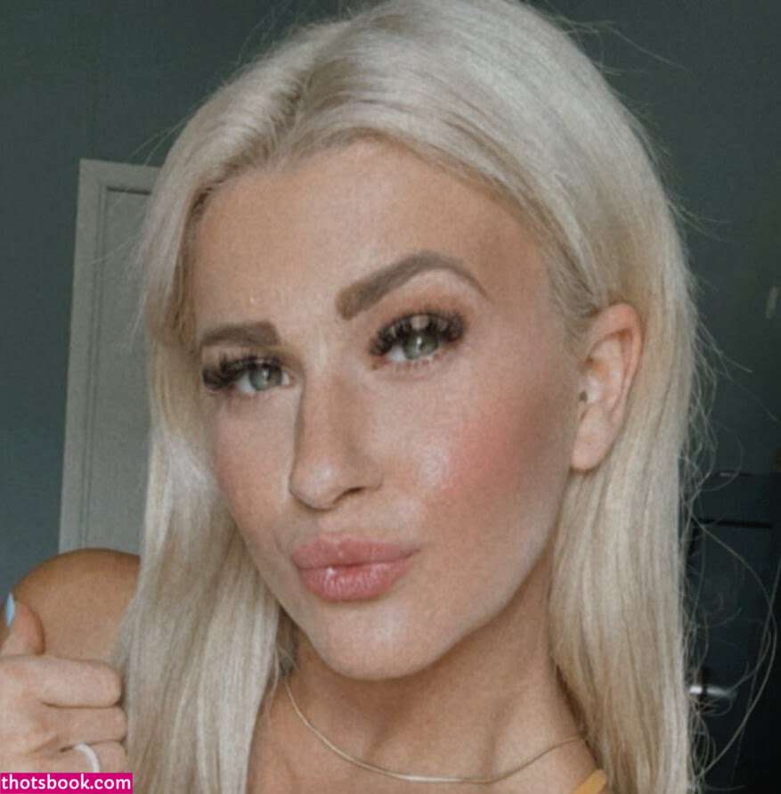 Kristin Taylor Photo #2