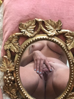 Molly Bloom Photo #45