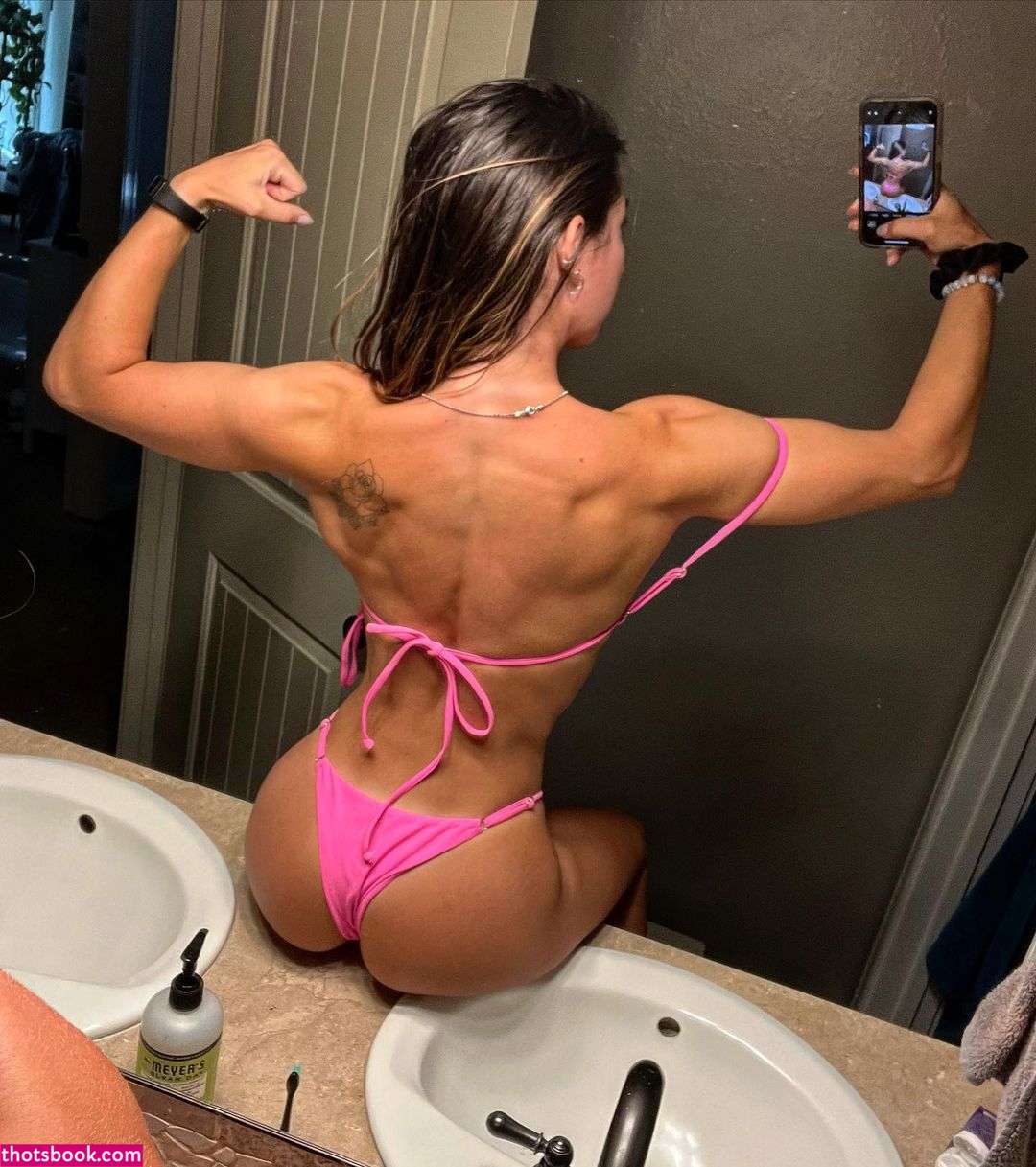 Niksmcfit Photo #4
