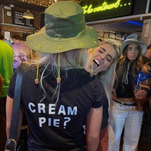 Ellie Middleton Photo #5