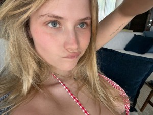 elliebaeeeeee Photo #1