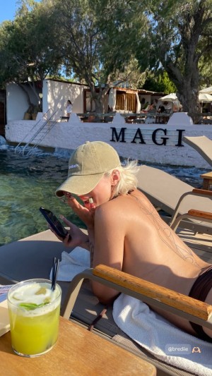 Hazal Bayazit Photo #14